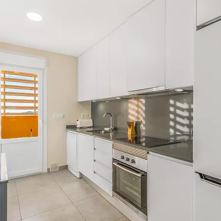 Playa Principe Esc 10 Apartamento *